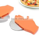 Popular Pizza Cutter With Hand Shape Plastic Handle Baking Tools