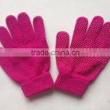 Ladies Camo Knitted Gripper Glove With Dots thumbnail-1