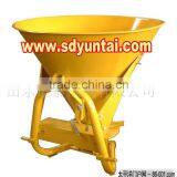 Tractot Fertilizer Spreader thumbnail-1