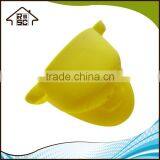 NBRSC Cute Monkey Design Pliable Silicone Pot Holder Silicone Glove Oven Mitt thumbnail-4