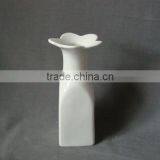 Elegant Wholesale Pure White Fish Shape Stoneware Bud Vase Small Decorative Flower Vase White Mini Bud Vase thumbnail-6