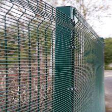 358 Anti Climb Fence With Welded Joints and 3mm Frame Thickness thumbnail-2