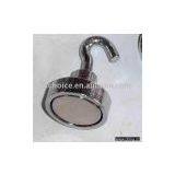 Magnetic Hook on the Ship