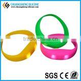 Factory Price Fashion LED Silicone Wrist Bracelet thumbnail-1