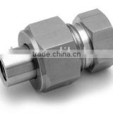 Stainless steel compression fitting