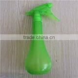 Green Plastic Garden Spray Bottle With Trigger thumbnail-2