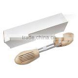 Hot Selling Shoe Tree Type Schima Wood Wooden Spring Shoe Tree thumbnail-4