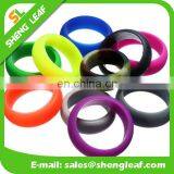 Simple One Color Silicone Finger Rings Logo Color Filling Silk Priting Laser Carving Logo thumbnail-1