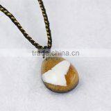 Colorful Shark Teeth Resin Crystal Necklace thumbnail-1
