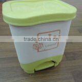 10L Plastic Trash Can With Foot Pedal thumbnail-1