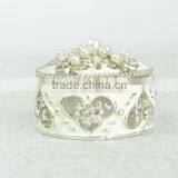 White Elegant Pearl Ornament Wedding Ring Box for Sale Zink Alloy Jewelry Box