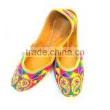 Classy Mojari With Beautiful Embroidery thumbnail-1