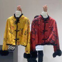 A New Chinese-style Tang Suit for a Petite Figure With Button-down Buttons on Both Sides, Wearing a Whole Leather Rabbit Fur Coat for Women