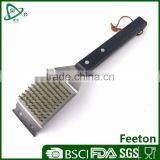 High Quantity Barbecue Cleaning Brush With Wooden Handle thumbnail-1