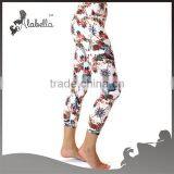 New Fashion Design Yoga Capri Tight Printed Floral Yoga Capri for Women thumbnail-3