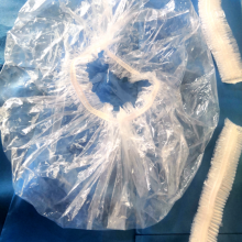 Автоматическая машина для производства одноразовых пластиковых накладных на обувь / Машины для производства нетканых накладных на обувь