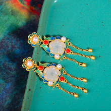 Hetian White Jade and Pearl Earring thumbnail-2