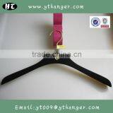 HA6986 Black Barande Hanger With Gold Logo Velvet Flocking Coat Hanger Supplier's Choice thumbnail-3