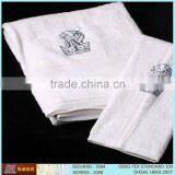 China Factory Wholesale Iso Certification Antibacterial Soft Luxury Bright Color Egyptian Cotton Hotel Towel 100% Cotton Embroid thumbnail-5