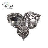 Brand Treasure Clover Shape Brooch Yiwu Hot New Products Fashion Diamond Rhinestone Clover Shape Brooch thumbnail-3
