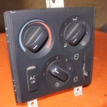 Ruian Factory Supply OEM 20443732 21069339 Car Accessories Truck Switches VOLV O Truck A/C Switch thumbnail-4