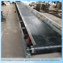 600-bandwidth Flat Belt Conveyor, Mobile Conveyor Belt With Circular Tube Guardrails, Container Belt Conveyor thumbnail-1