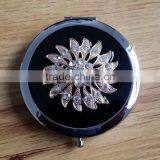 Beaded Metal Flower Compact Makeup Mirror thumbnail-1