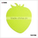 16156 Strawberry Shape Silicone High Temperature Heat Insulation Mat thumbnail-1