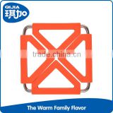 Specialized design stainless steel and plastic orange color heat insulation pad