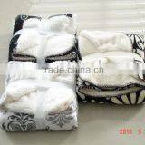 100%polyester Printed Coral Fleece and Sherpa Blanket thumbnail-1