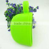 Factory Price FDA Silicone Ear Shape Mitt thumbnail-4