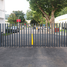 Outdoor Swiming Pool Automatic Driveway Gate Aluminum Alloy Material Retractable In-ground Fencing Gates