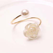 Creative Rose Valentine's Day Wedding Home Decoration Table Decor Pearl Round Napkin Napkin Rings thumbnail-3