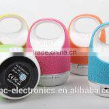 2016 Portable Fashion Handle Design Led Crackle Custom Logo Printing Wireless Mini Speaker