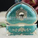 Luxury Handmade Custom Heart Shaped Russian European Style Lead Tin Zinc Alloy Metal Jewelry Box Accessories Gift Box thumbnail-2