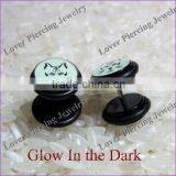 Glow In The Dark Design Acrylic Ear Plug Tunnel Fake Ear Plug Earrings [UV-FE602] thumbnail-1