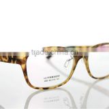 2013 news frames TR-90 209