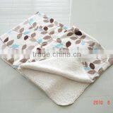 100%polyester Printed Coral Fleece and Sherpa Throw thumbnail-1