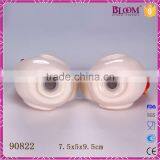 White Ceramic Salt and Pepper Shaker Set thumbnail-6