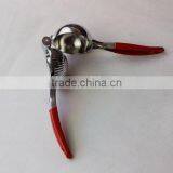 LM-106 Mirror Finish Lemon Squeezer With Rubber Soft Handle thumbnail-2