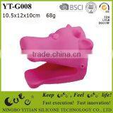 Heat Resistant Silicone Oven Mitt With Cow Shape