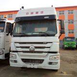 6x4 Sinotruk Howo Tractor for Sale ZZ4257N3247A thumbnail-1