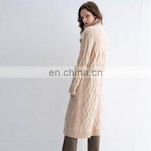 Женский длинный шерстяно-кашемирный кардиган с толстыми воротниками, выполненный в технике вязки на длинных спицах, с поясом thumbnail-5