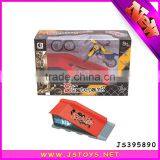 Finger Toys Mini Plastic Moto With Skatepark thumbnail-2
