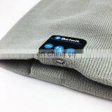 Custom Acrylic Reversible Blue Tooth Beanie Hat With Woven Label for Women thumbnail-2