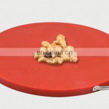New Style Non Slip Round Plastic pe Cutting Board Wholesale thumbnail-5