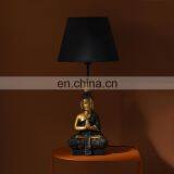 Китайская классическая скульптура фигуры в качестве украшения. Роскошные настольные лампы с золотым основанием из смолы в форме будды, современные и недорогие, для церкви