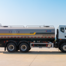 Hot Sale 6x4 Emission 20000L Tanker for Drinking Water and Road Cleaning Stainless Steel Water Tank Truck thumbnail-1