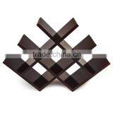 Незавершенный деревянный стеллаж для бутылок вина