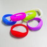 Silicon Motion Sensor Running Sports Meeting Runner Wear Customized Logo Printing Led Flashing Wristband Armband thumbnail-3